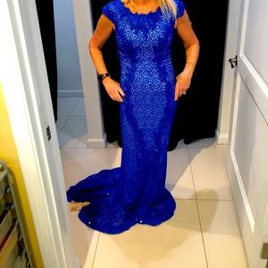 Brand new size 2 ball gown